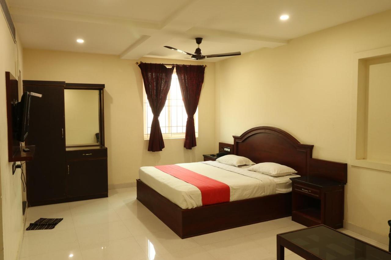 E S Residency Hotel Theni Exterior photo