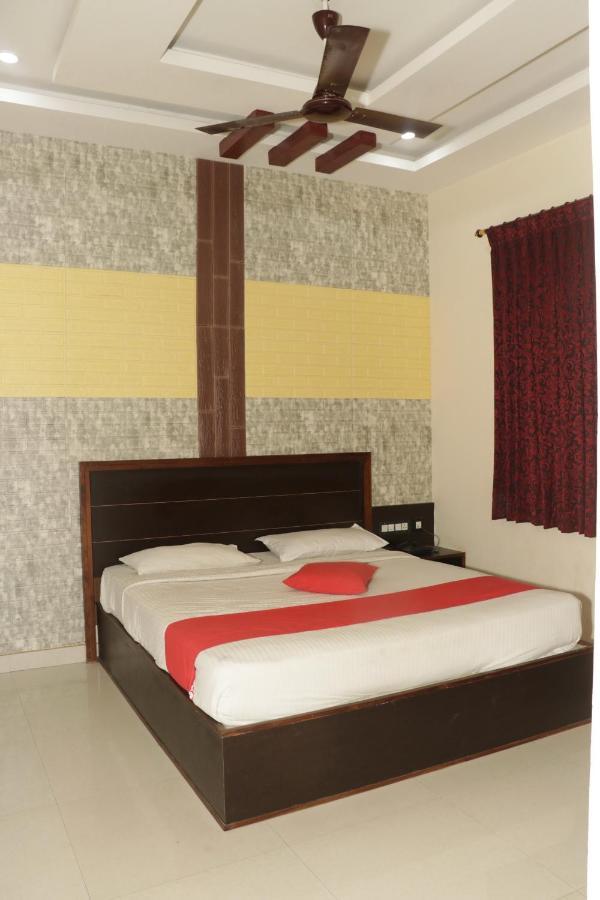 E S Residency Hotel Theni Exterior photo