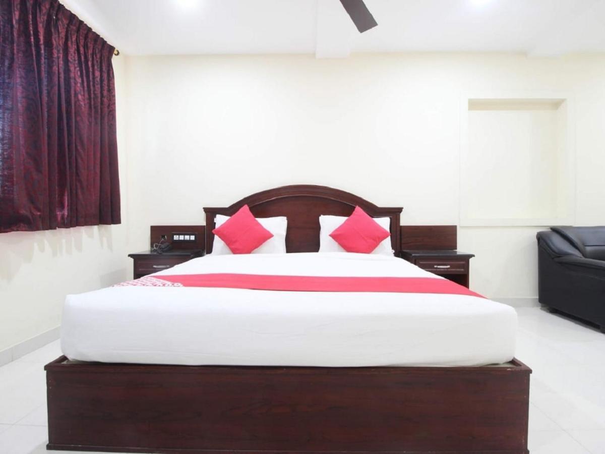 E S Residency Hotel Theni Exterior photo